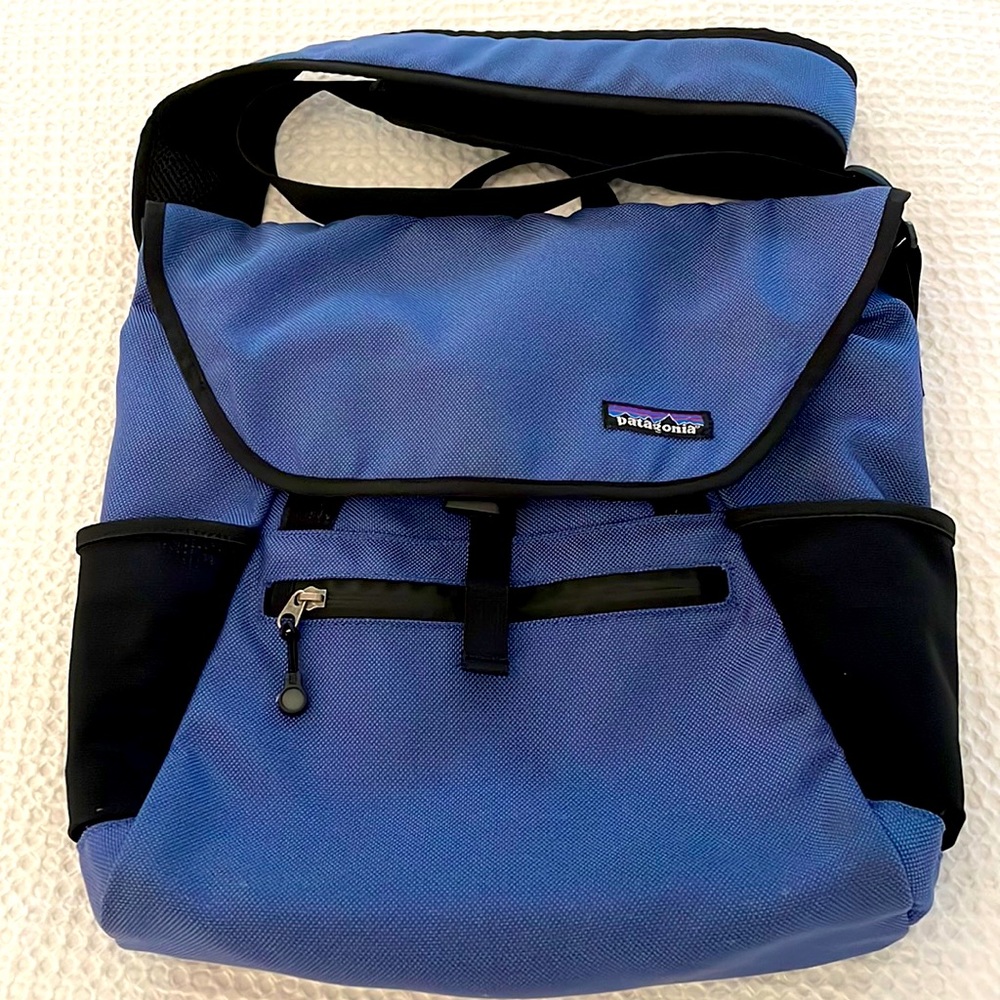 Patagonia laptop messenger bag; color blue; inside neon green/yellow